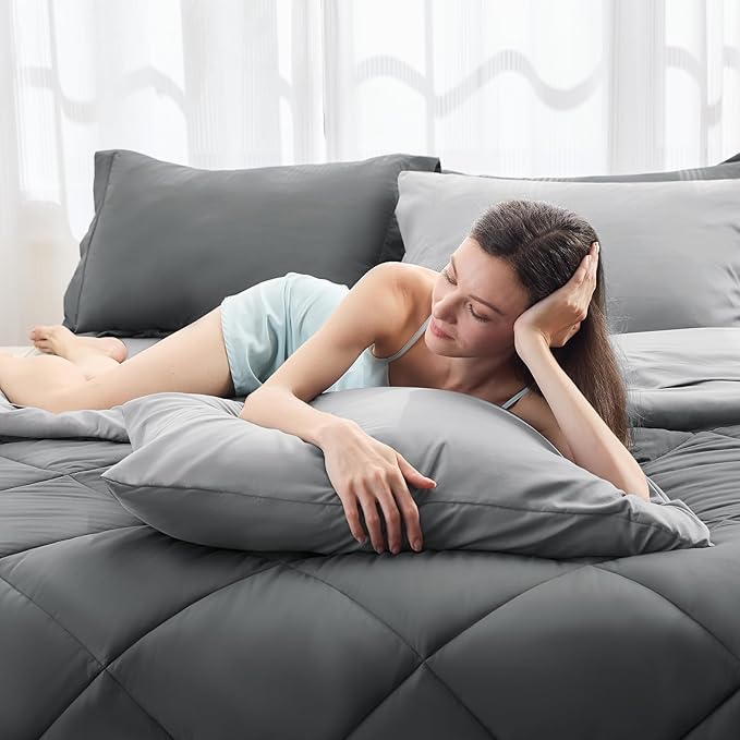 HEVUMYI Full Comforter Set - Image 2