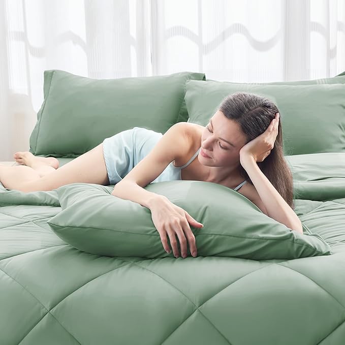 HEVUMYI Light Green Cali-King Comforter Set - Image 6