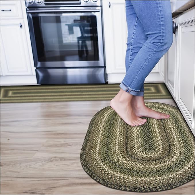 Pinecone Green Oval Braided Rug, 2x3' by Homespice