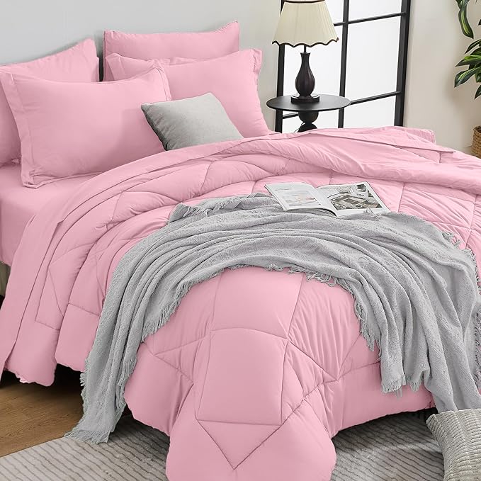 HEVUMYI Pink Queen Comforter Set by HEVUMYI
